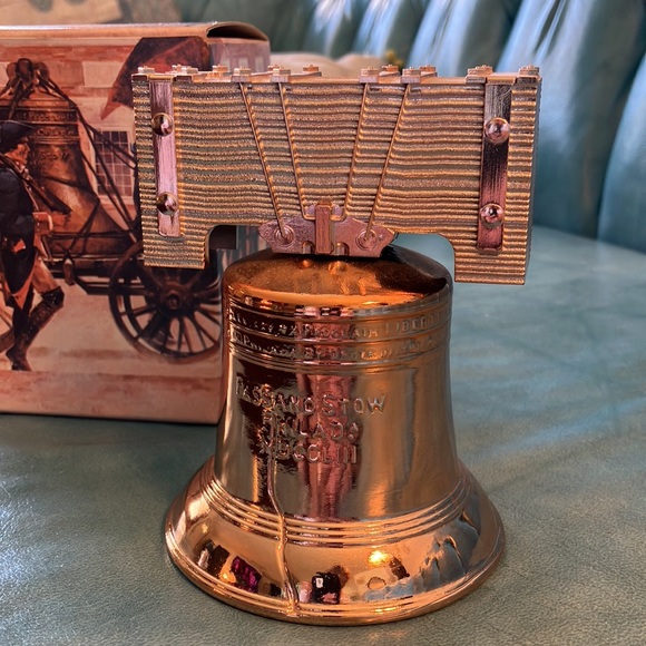 Avon “Liberty Bell” Decanter - Picture 2 of 8